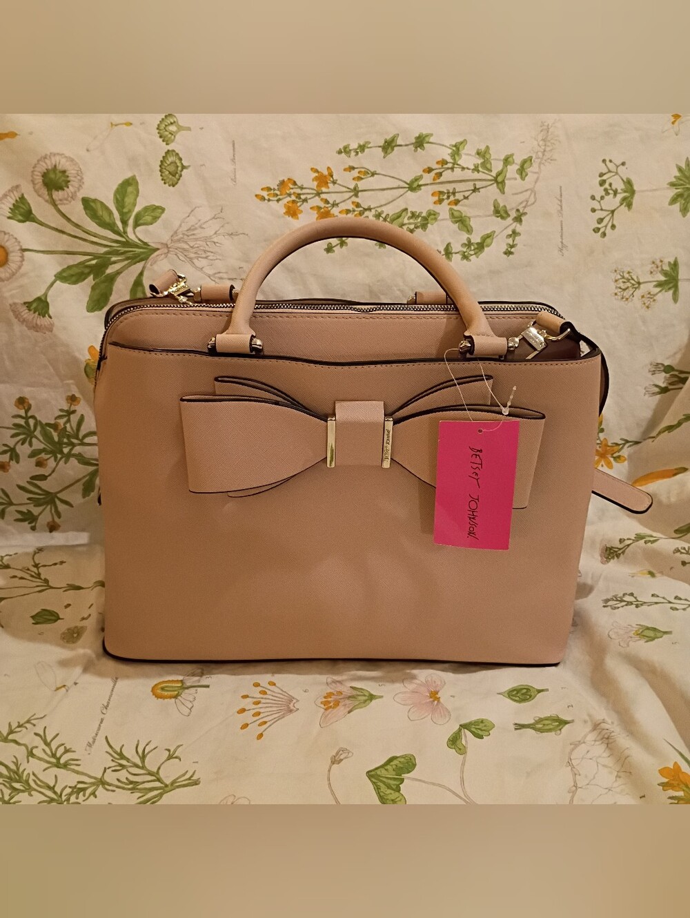 Betsey Johnson large pale pink bow satchel